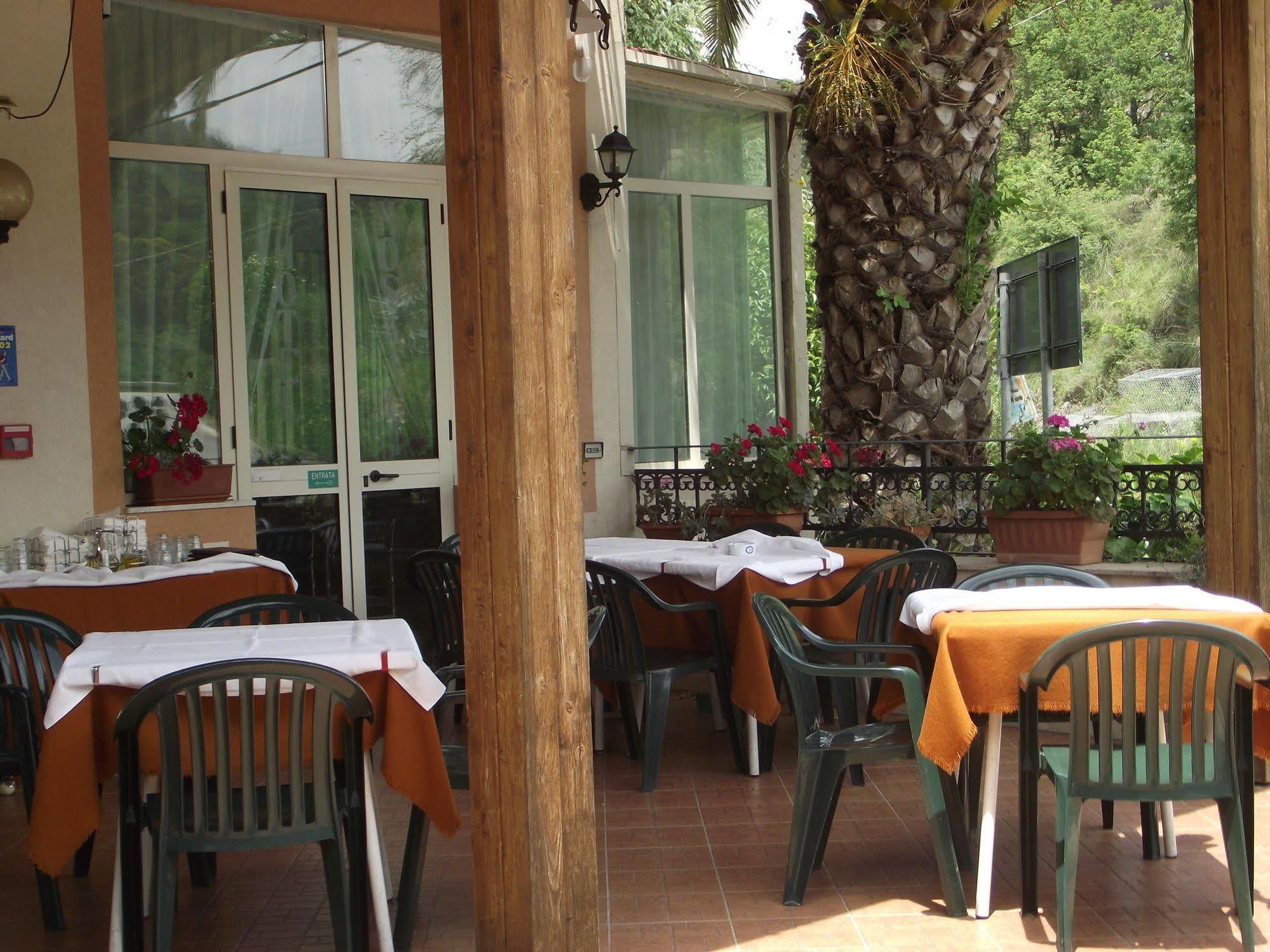 Hotel Ristorante Mosaici Пьяцца-Армерина Экстерьер фото